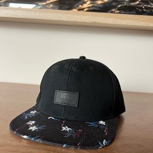 Vans adjustable hat near perfect condition.